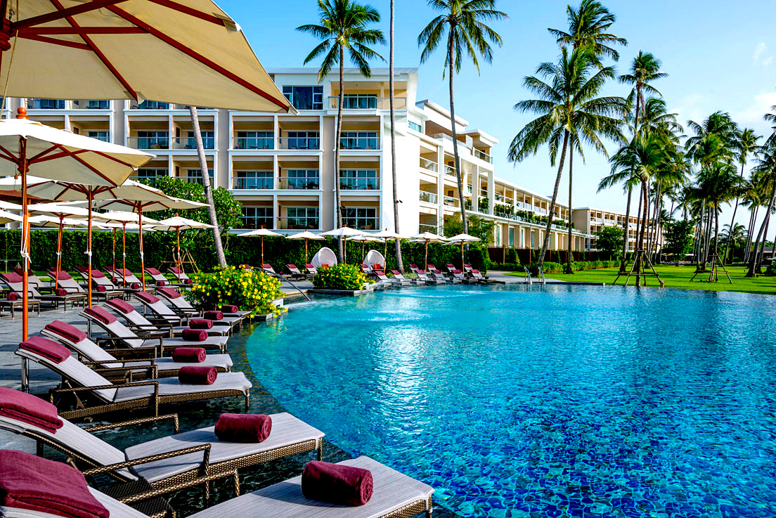 Panwa phuket. Crowne Plaza Пхукет. Phuket Panwa Beachfront Resort. Отель Crowne Plaza Phuket Panwa. Кроун Плаза Пхукет Панва Бич.