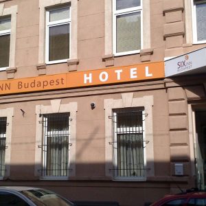 Six Inn Hotel